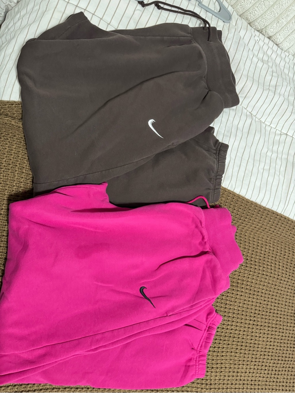 Nike Sweatpants Brown & Hot Pink Two-Pack